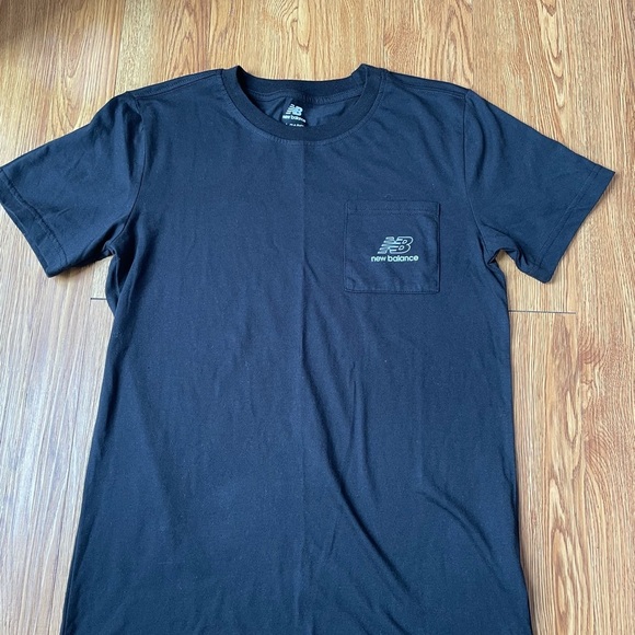 New Balance Black T-Shirt - Picture 2 of 11